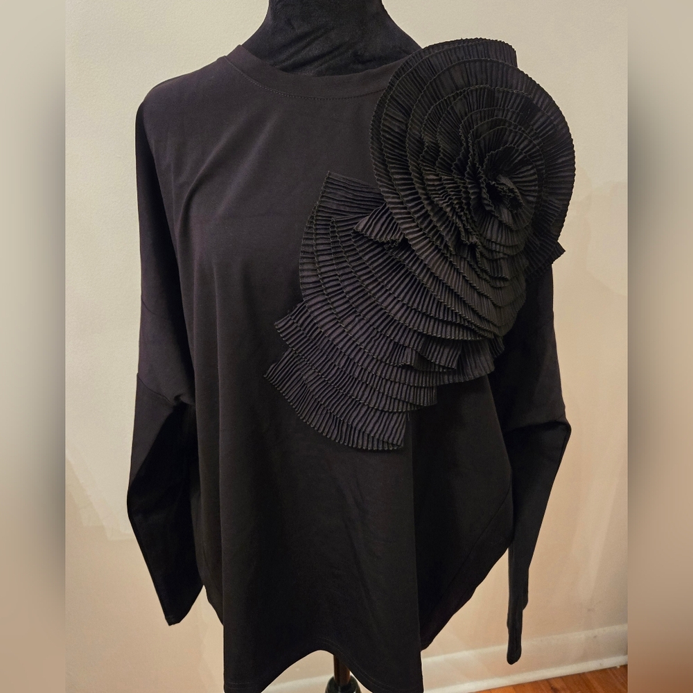 Madonna & Co. Black Stretchy Knit Top With Oversized Rosette Detail